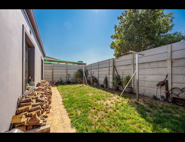 3 BEDROOM HOUSE FOR SALE IN VIKING VILLAGE